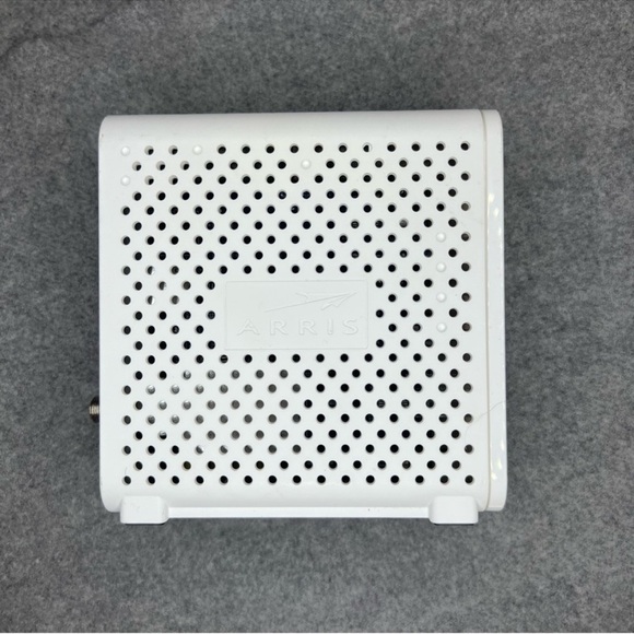 ARRIS - SURFboard SB6183 16 x 4 DOCSIS 3.0 Cable Modem - Picture 2 of 5